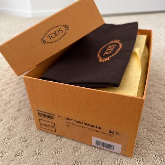 Tod’s Gommino Driving Shoes - Picture 5 of 5